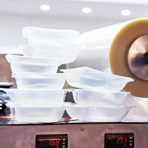 Food and Beverage - Packing Manufacturers - Packing equipment